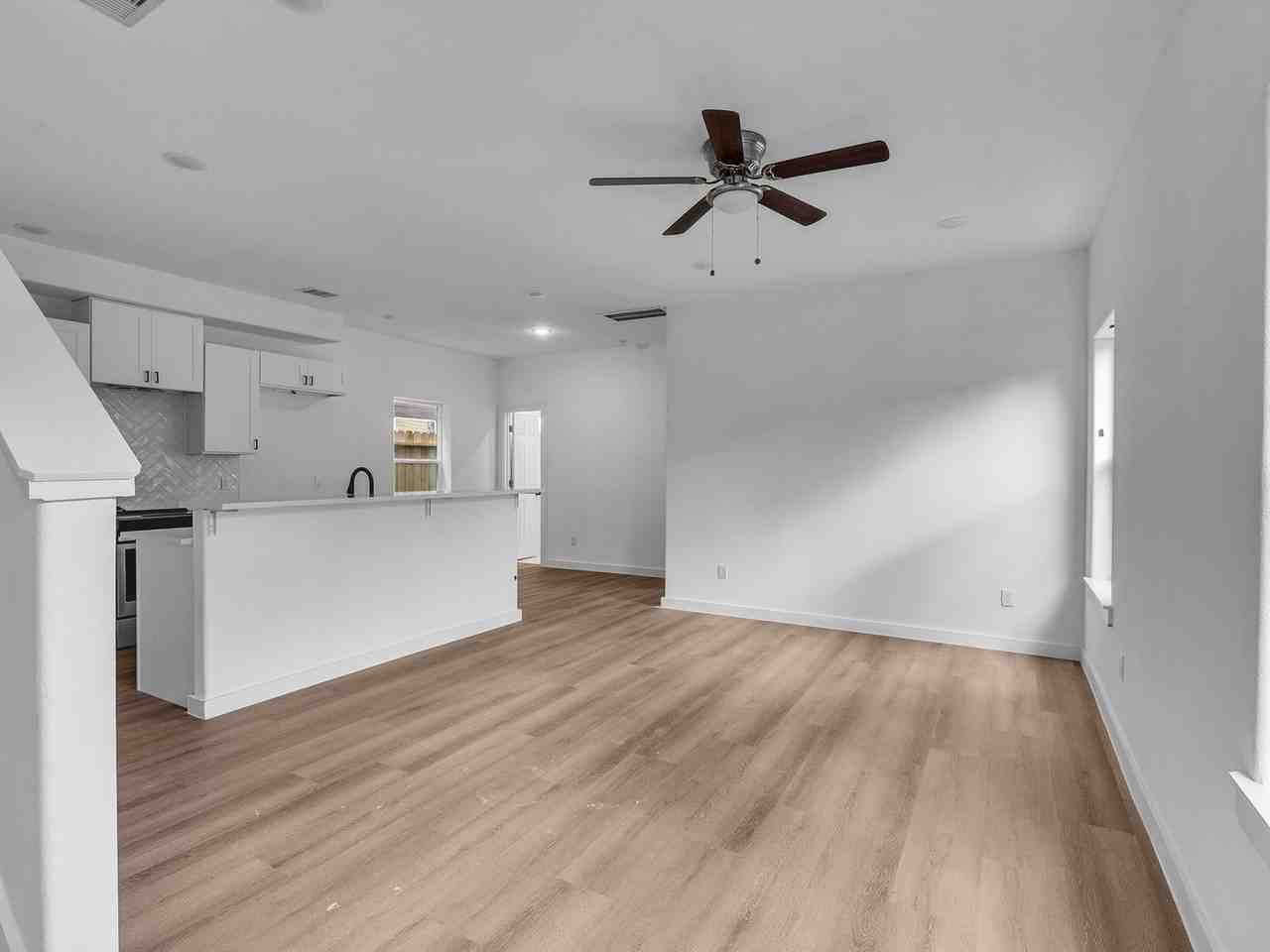 8627 Homewood Ln #B - Photo 7 of 24
