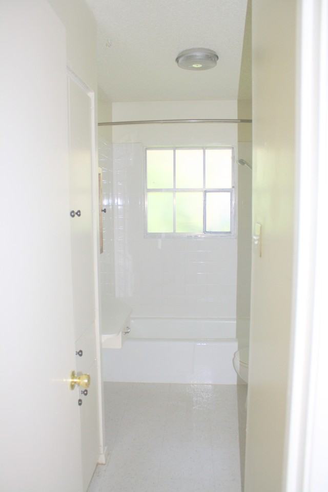 8101 Stillwood Ln - Photo 2 of 12