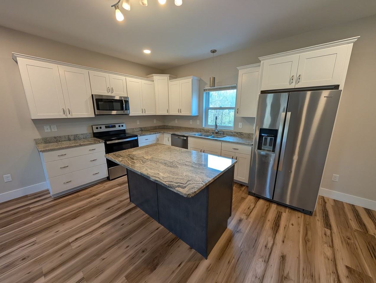 610 Salem Heights Ln - Photo 3 of 16