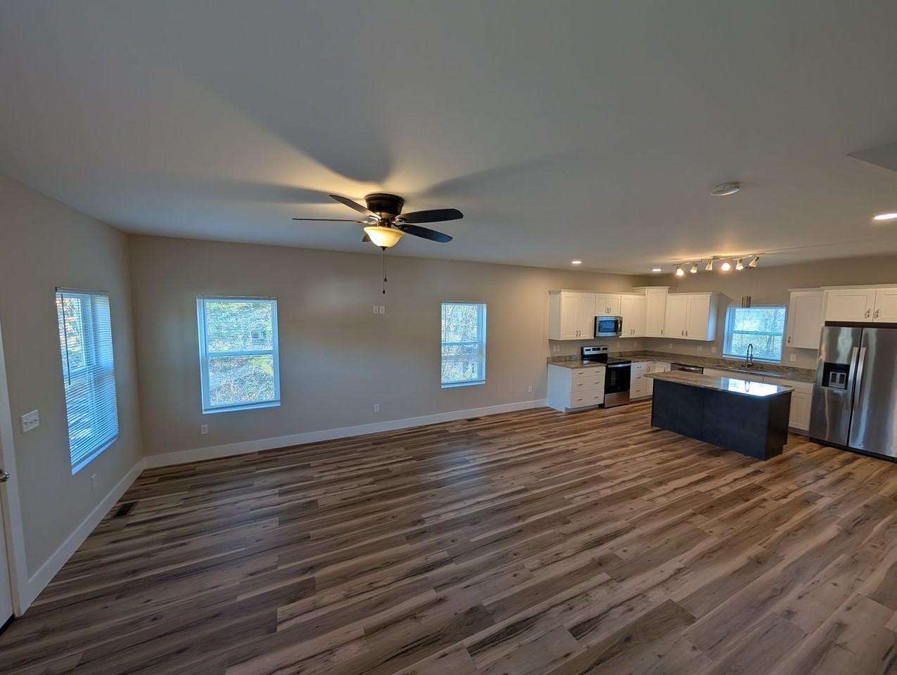 610 Salem Heights Ln - Photo 4 of 16