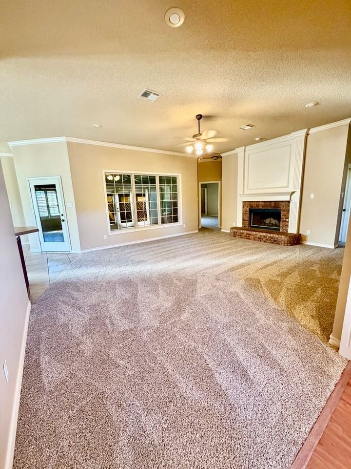 5901 94th St - Photo 2 of 19