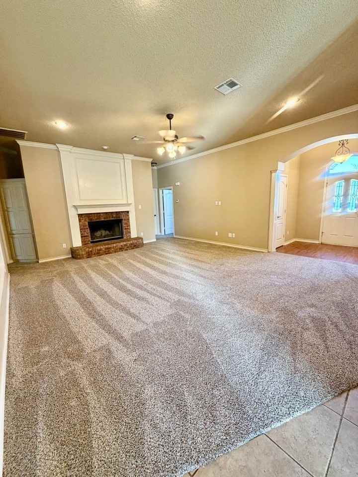 5901 94th St - Photo 3 of 19