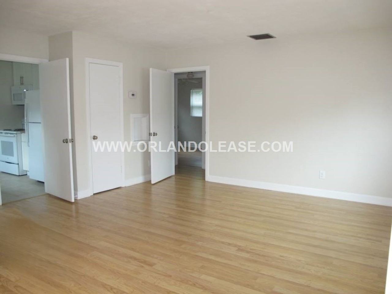 1803 Pineview Cir - Photo 3 of 9