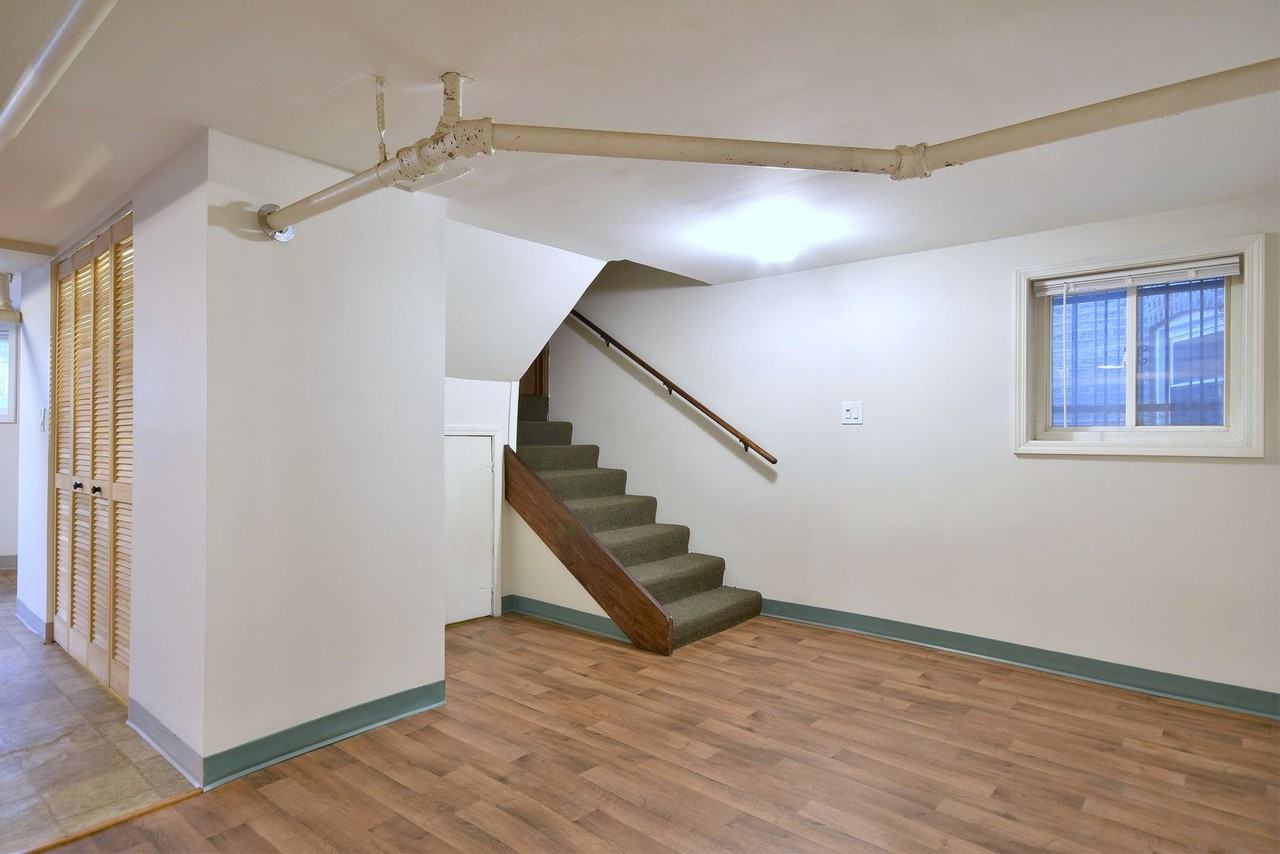 2219 W Rosemont - Photo 4 of 36