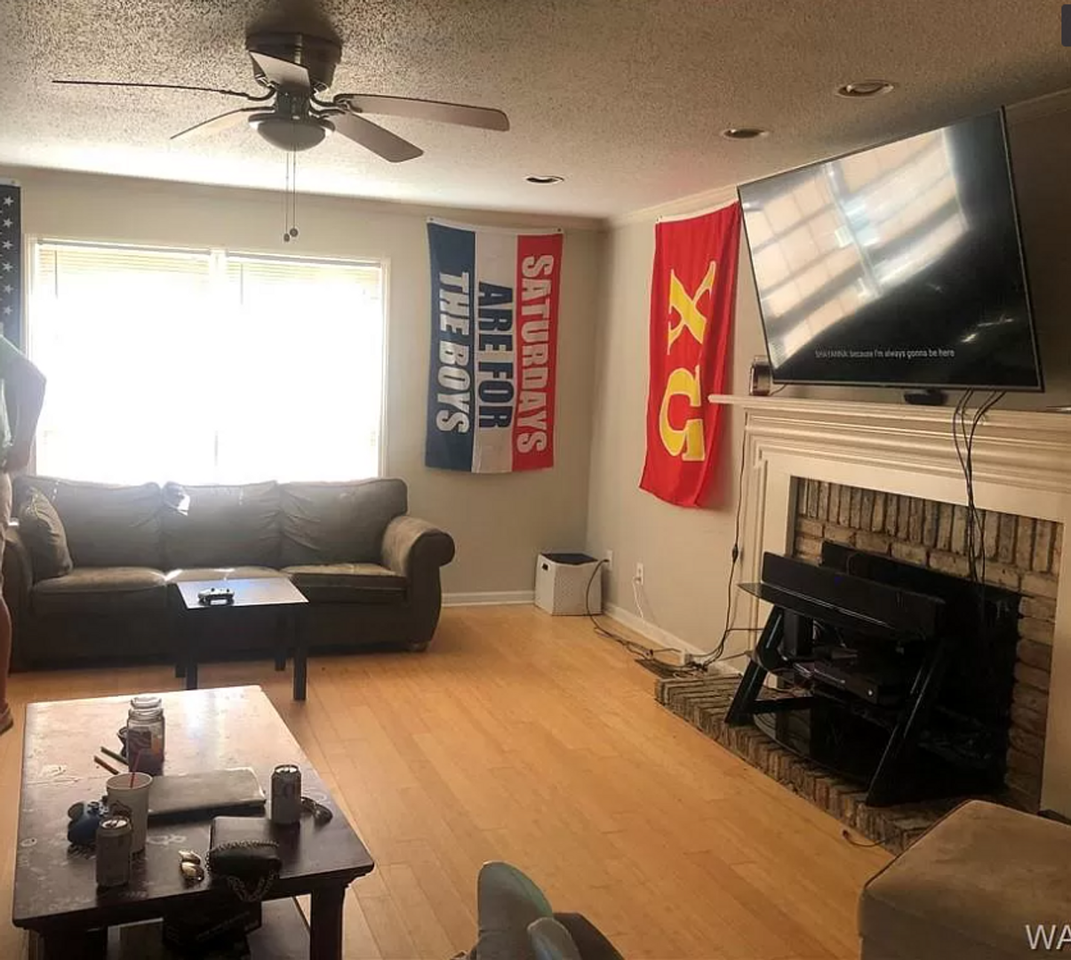 1414 Caplewood Dr - Photo 2 of 9