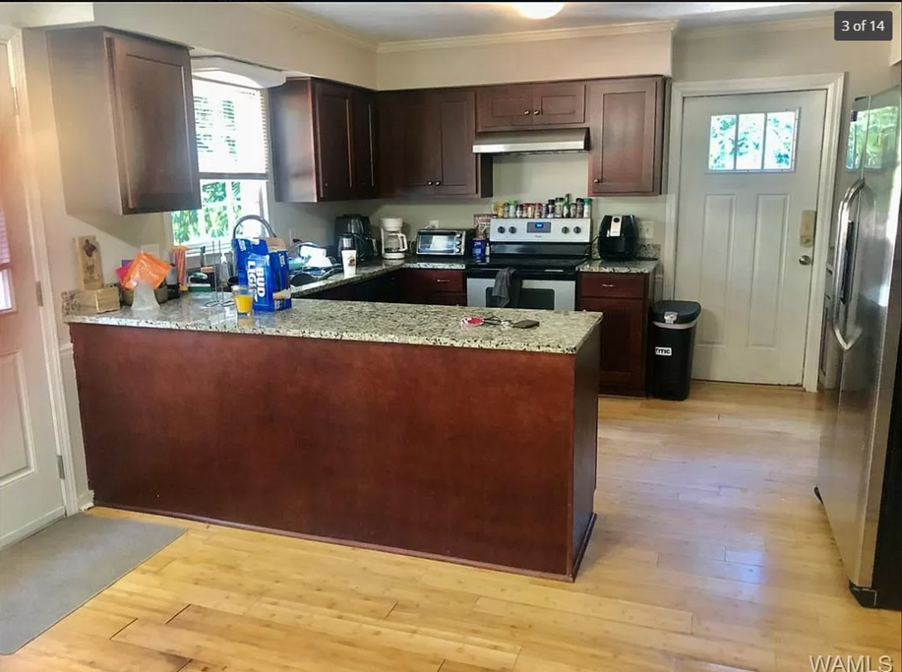 1414 Caplewood Dr - Photo 3 of 9