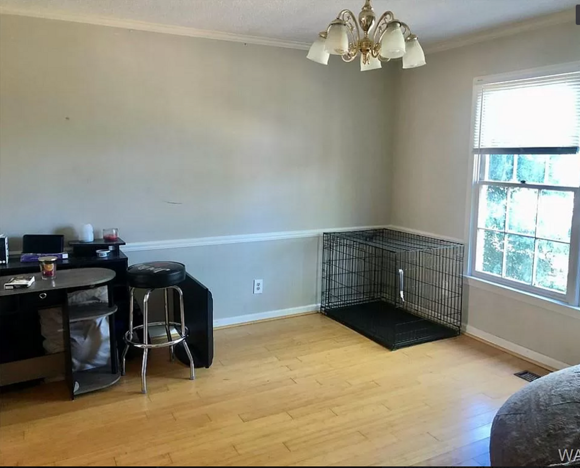 1414 Caplewood Dr - Photo 4 of 9