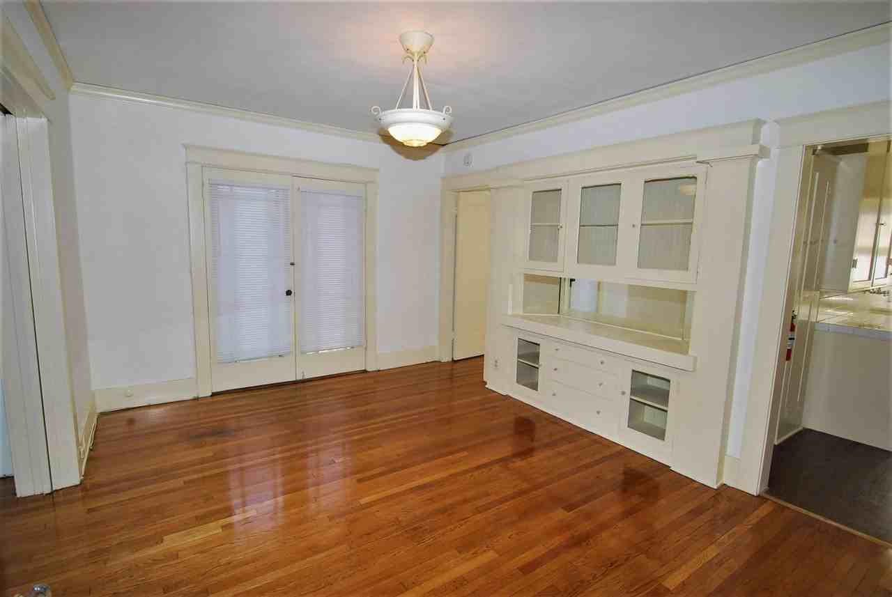 1222 E 1st St - Photo 3 of 10