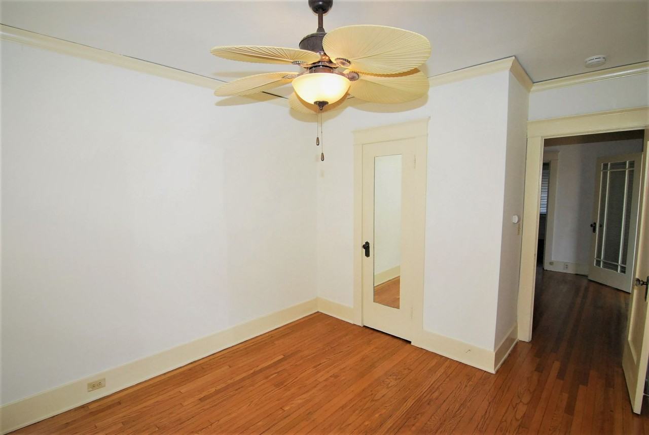 1222 E 1st St - Photo 6 of 10