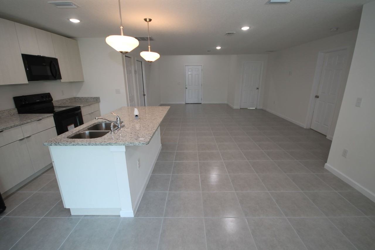 1857 Hazelton St Nw - Photo 3 of 9