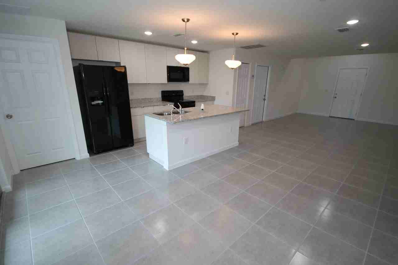 1857 Hazelton St Nw - Photo 7 of 9