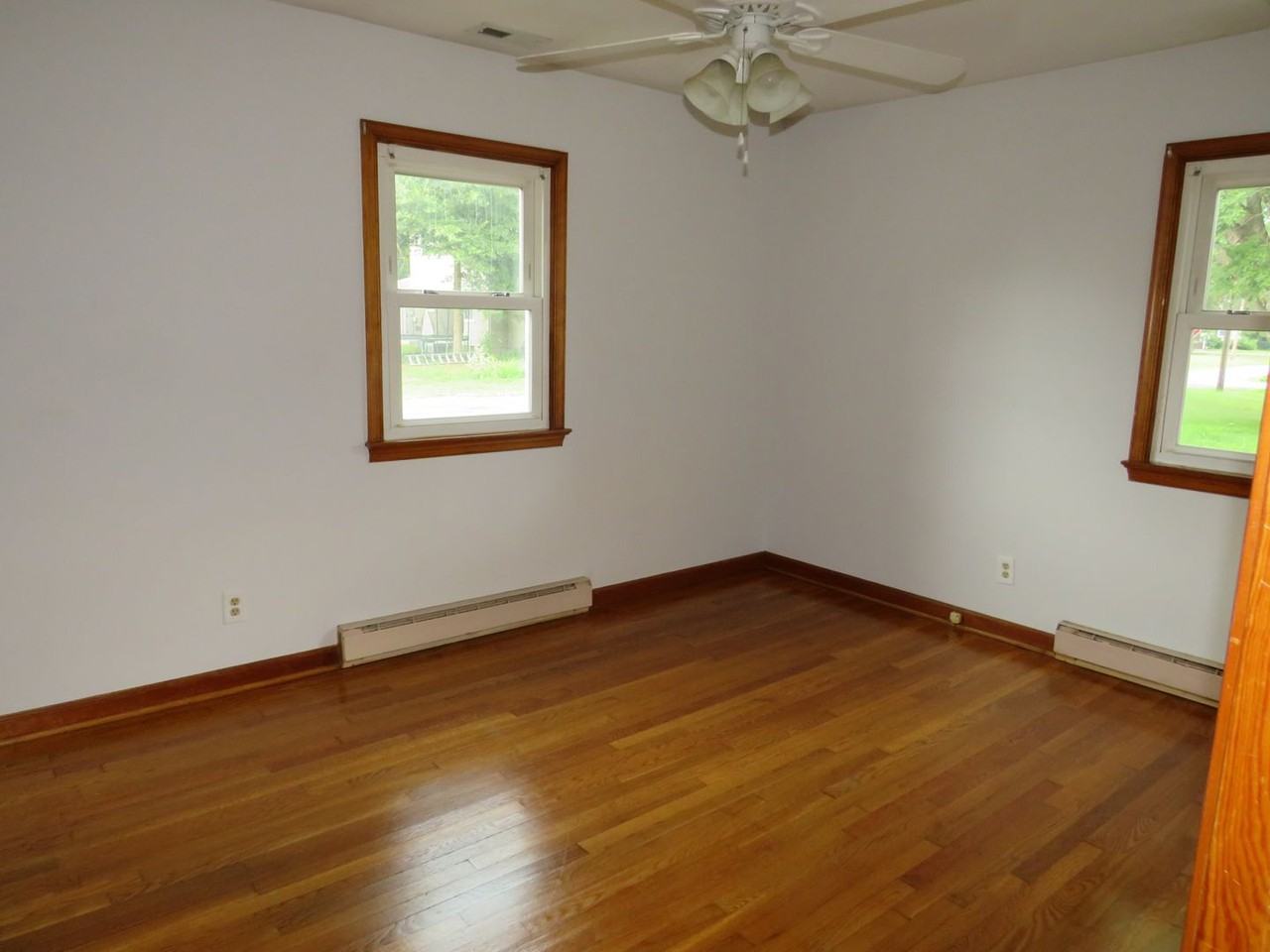 706 Pegram Ln - Photo 2 of 6