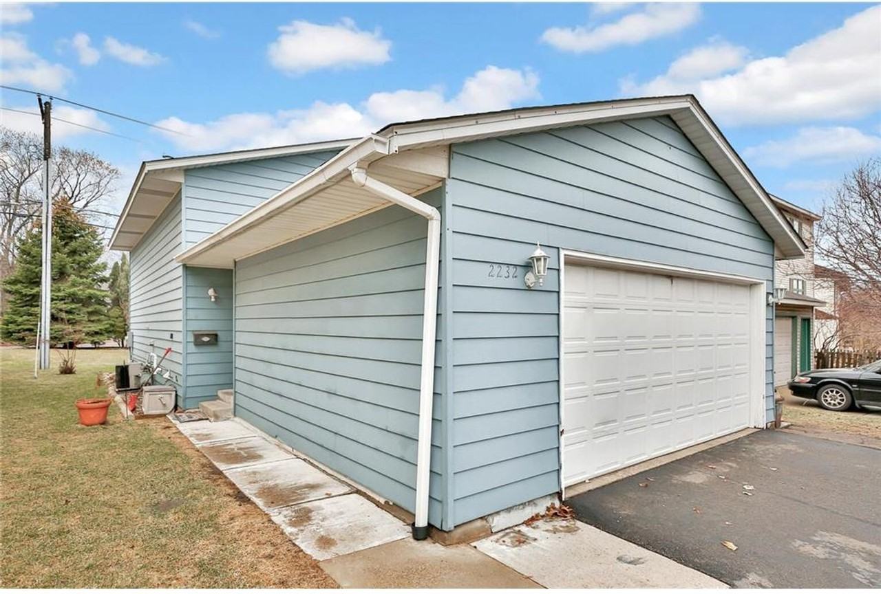 2232 Saint Anthony Ave - Photo 2 of 14