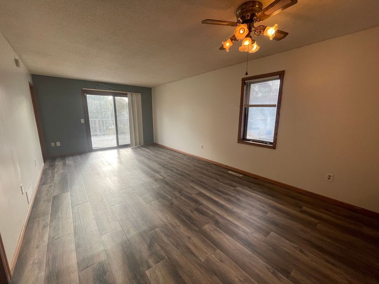 2232 Saint Anthony Ave - Photo 4 of 14