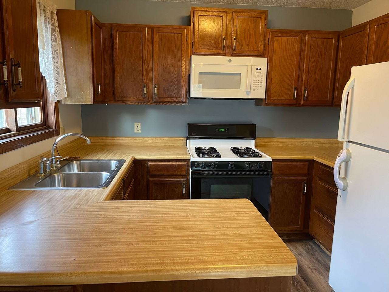 2232 Saint Anthony Ave - Photo 7 of 14