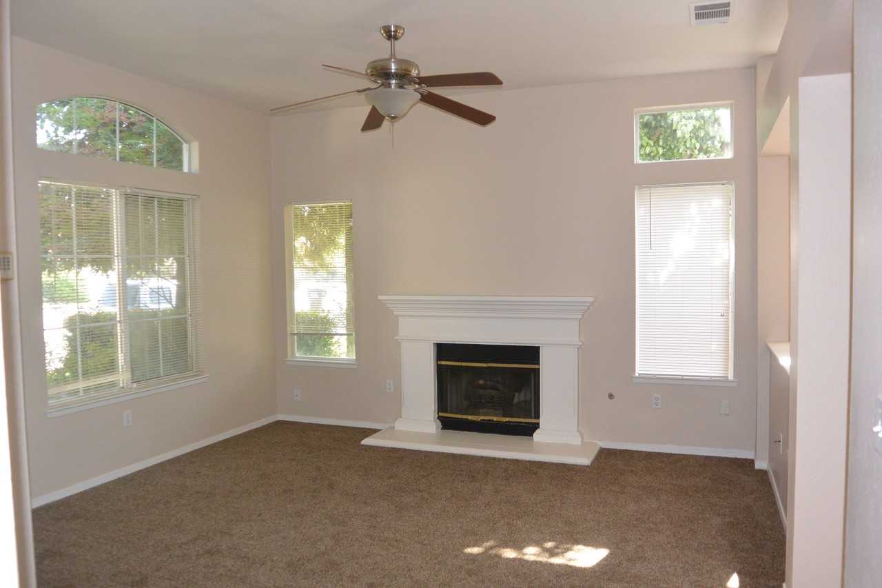 5433 W La Vida Ct - Photo 2 of 12