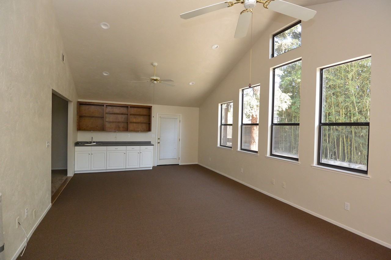 3104 W Mill Creek Dr - Photo 2 of 13