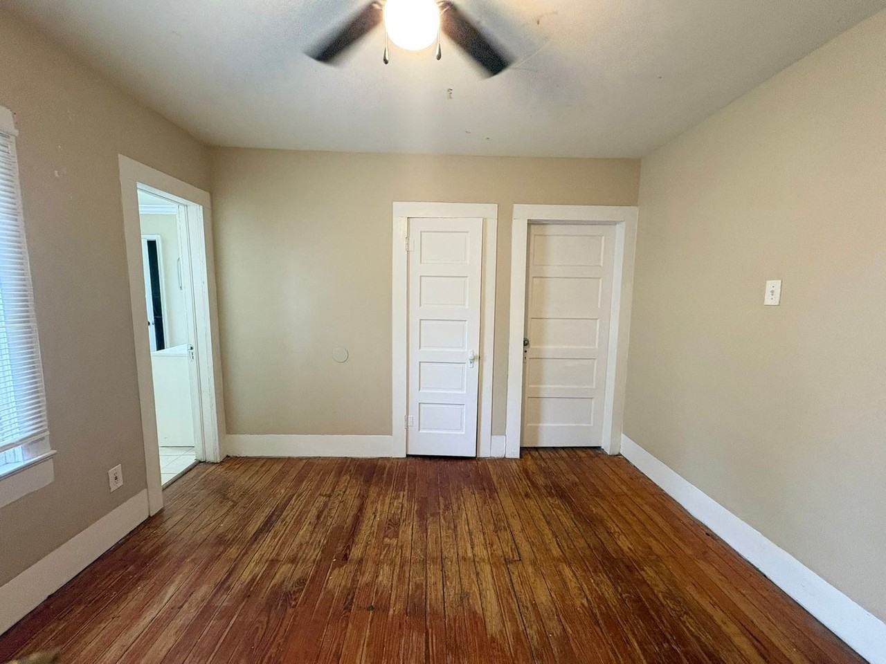 220 Goldman St - Photo 2 of 12