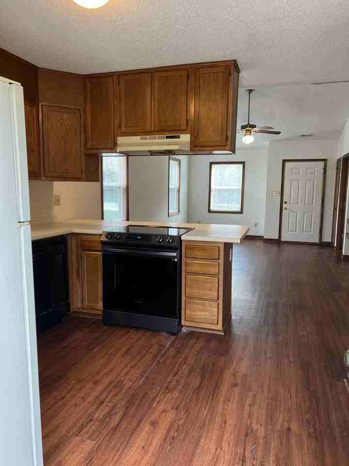 120 Double Eagle Dr - Photo 3 of 15