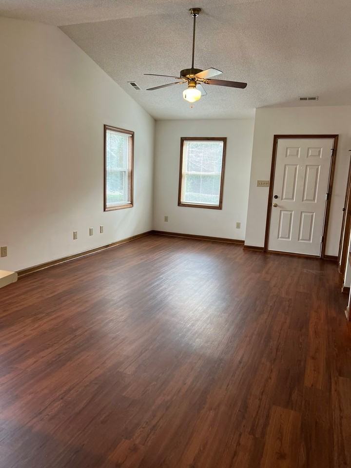 120 Double Eagle Dr - Photo 4 of 15