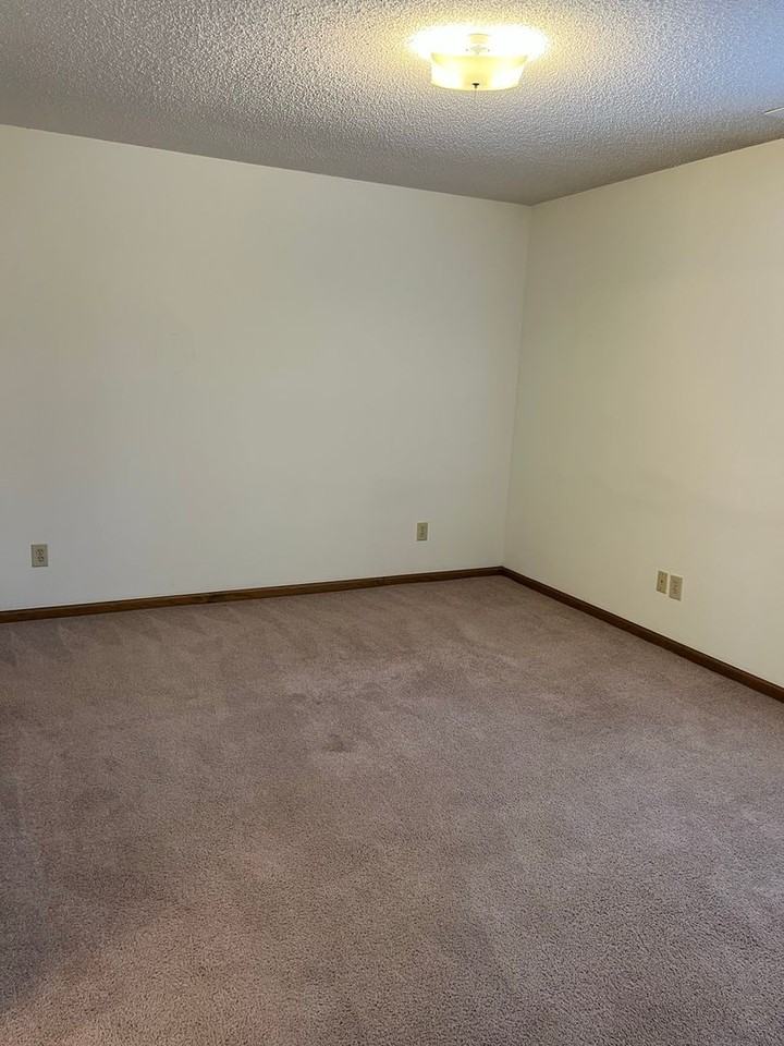 120 Double Eagle Dr - Photo 5 of 15