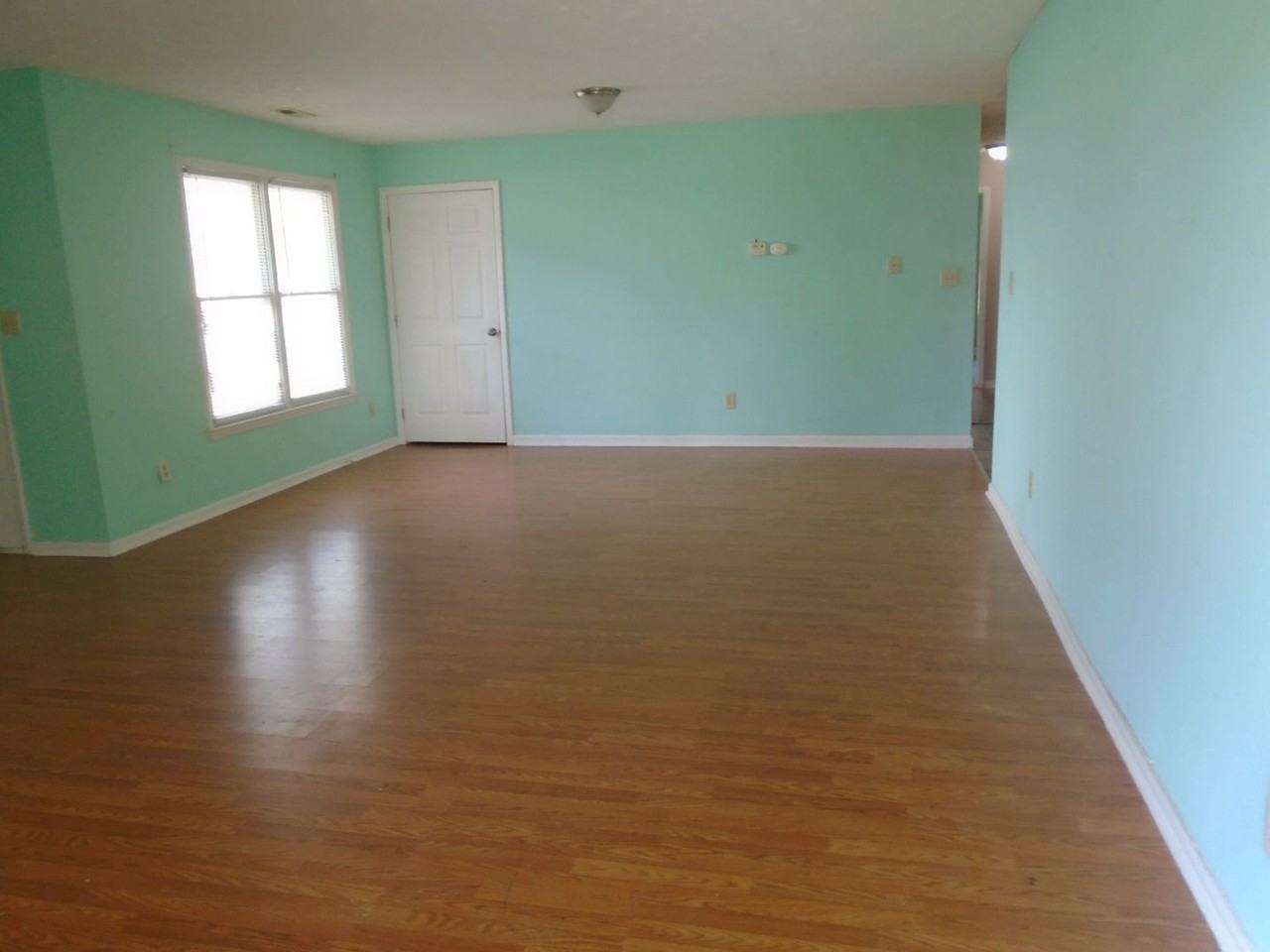 6334 Greycliff Dr - Photo 3 of 22