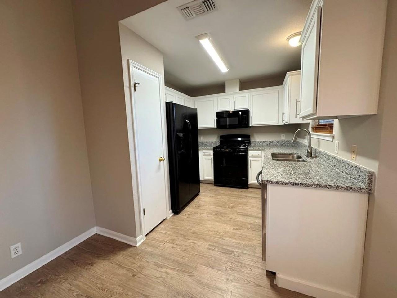 219 Crystal Knoll Blvd - Photo 6 of 32