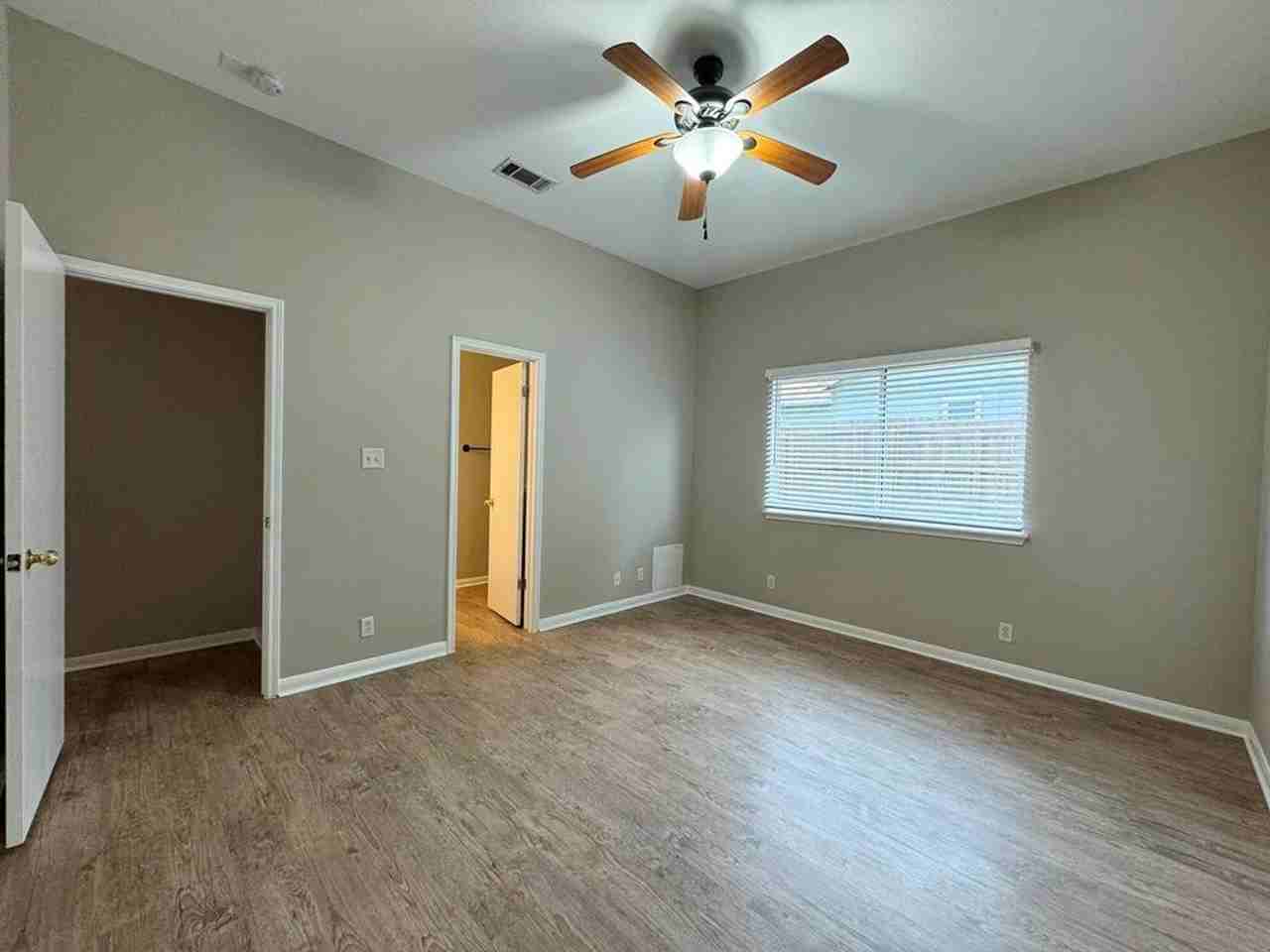 219 Crystal Knoll Blvd - Photo 7 of 32