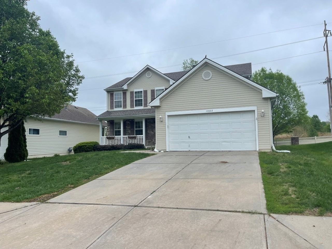 13603 S 26th St - Photo 2 of 26