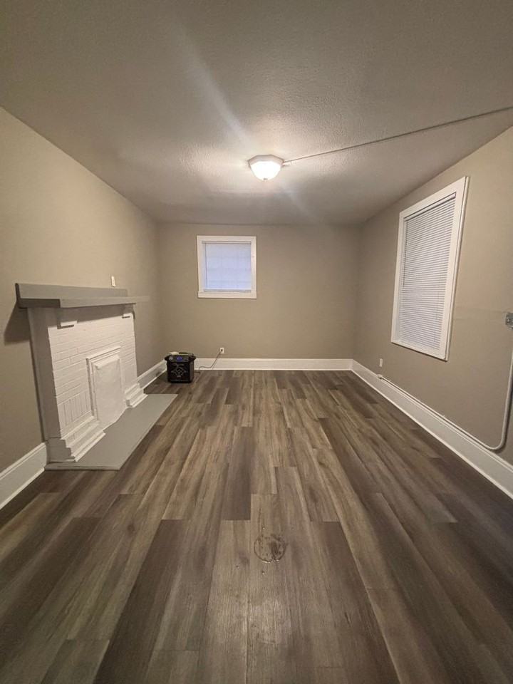 457 Roanoke Ave - Photo 6 of 17