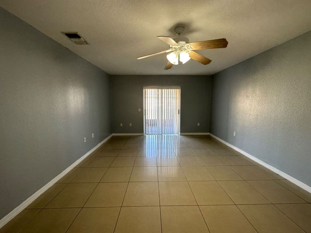 662 Yak Ct - Photo 3 of 25