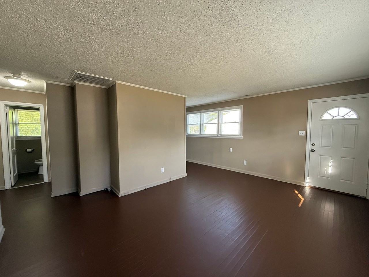 2255 Onslow Dr - Photo 3 of 12