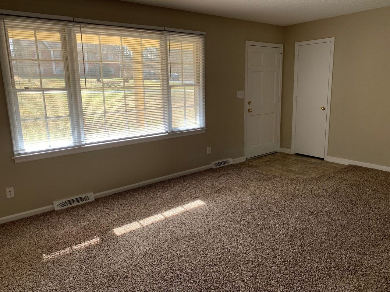 41 Maybrook Dr - Photo 6 of 15