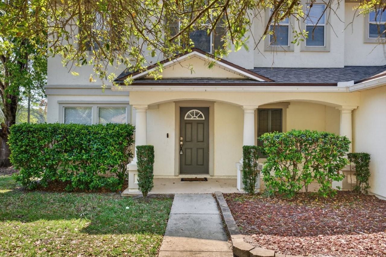 2454 Britney Lakes Ln - Photo 4 of 39