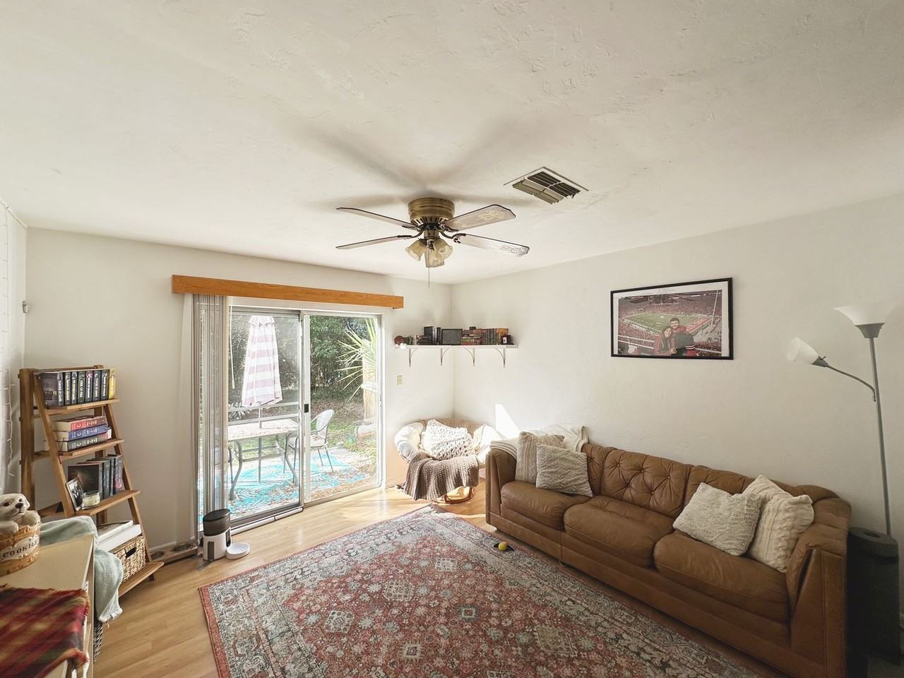 301 Nw 13th Ave - Photo 4 of 13