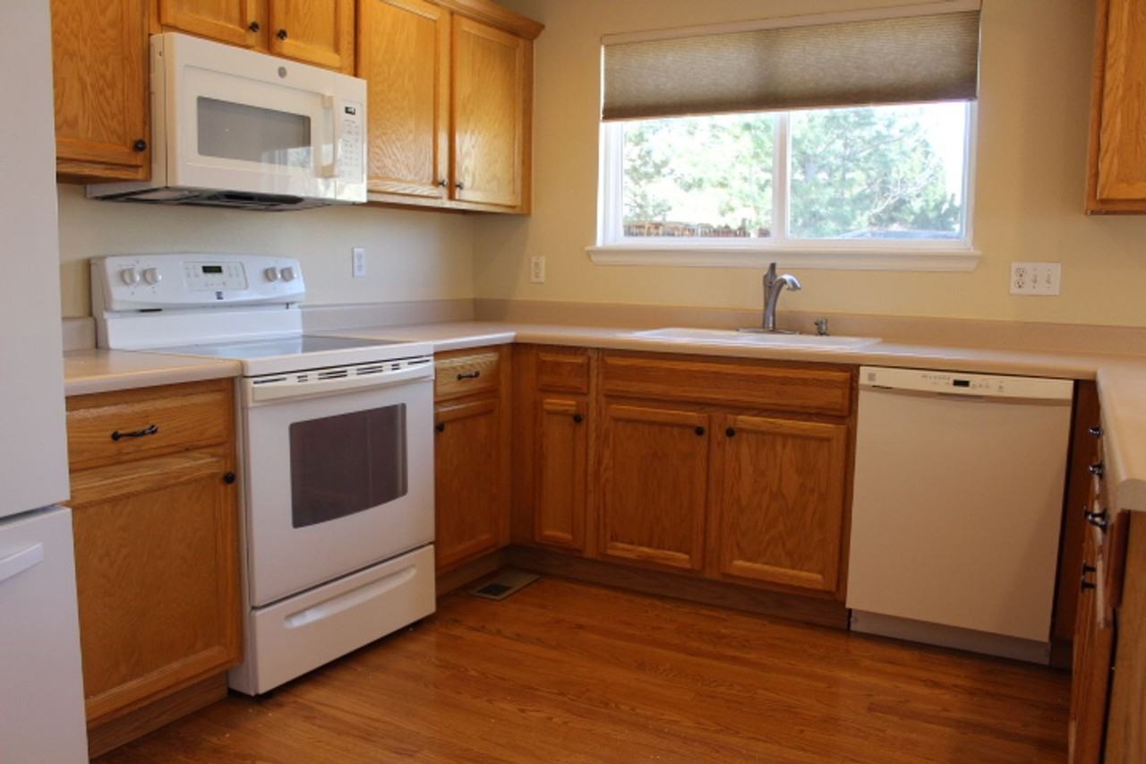 10375 Ravenswood Ln - Photo 7 of 28