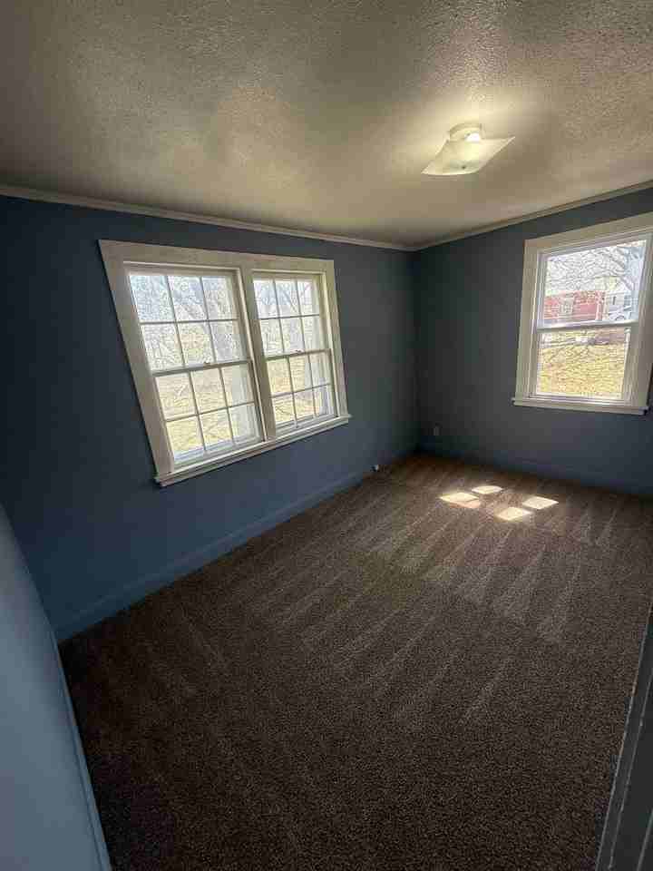 1815 N Madison St - Photo 6 of 10