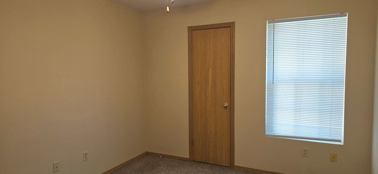 826 W Delmar St - Photo 5 of 10