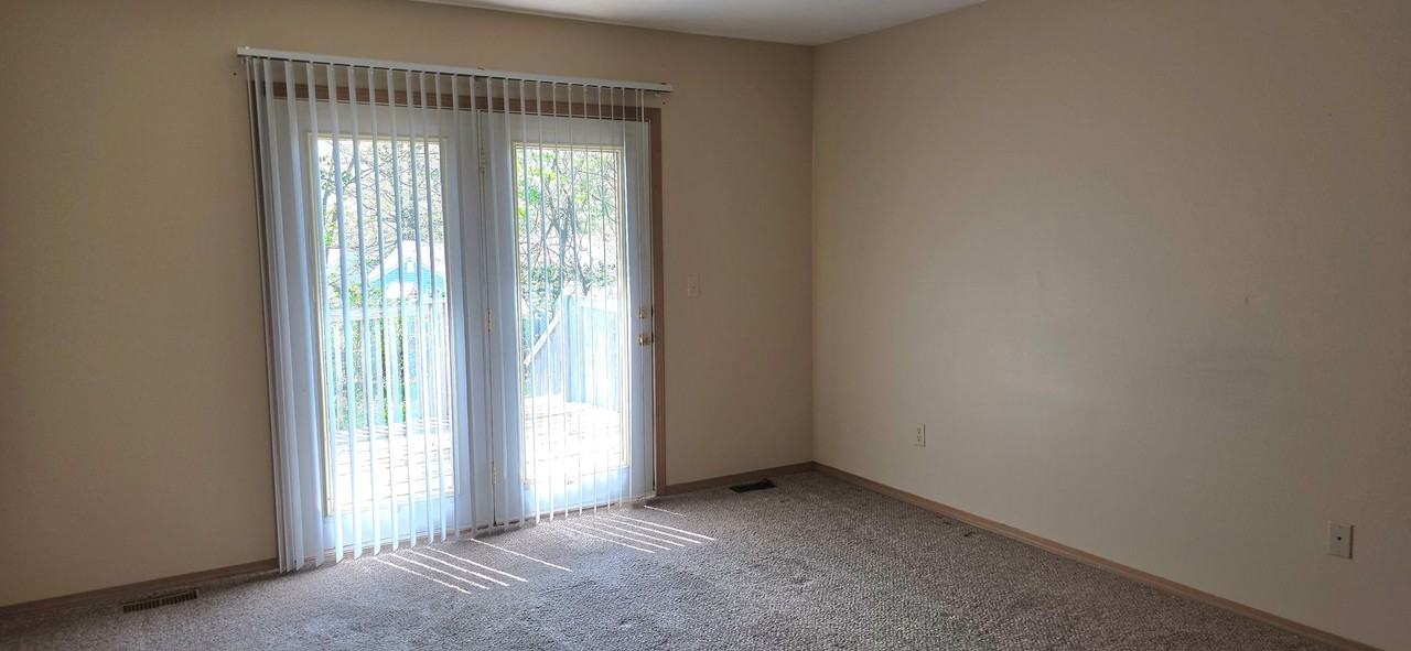 826 W Delmar St - Photo 7 of 10