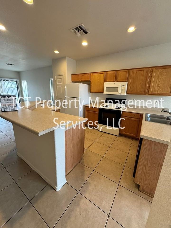 12859 W Sells Dr - Photo 3 of 13