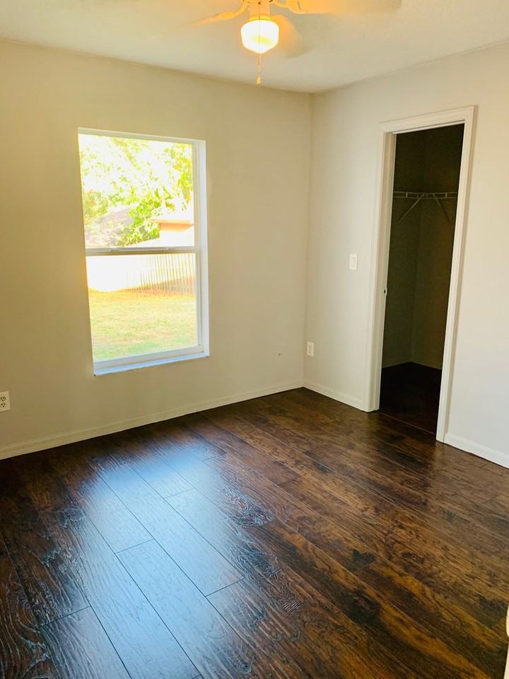 824 Willow Run St - Photo 7 of 11