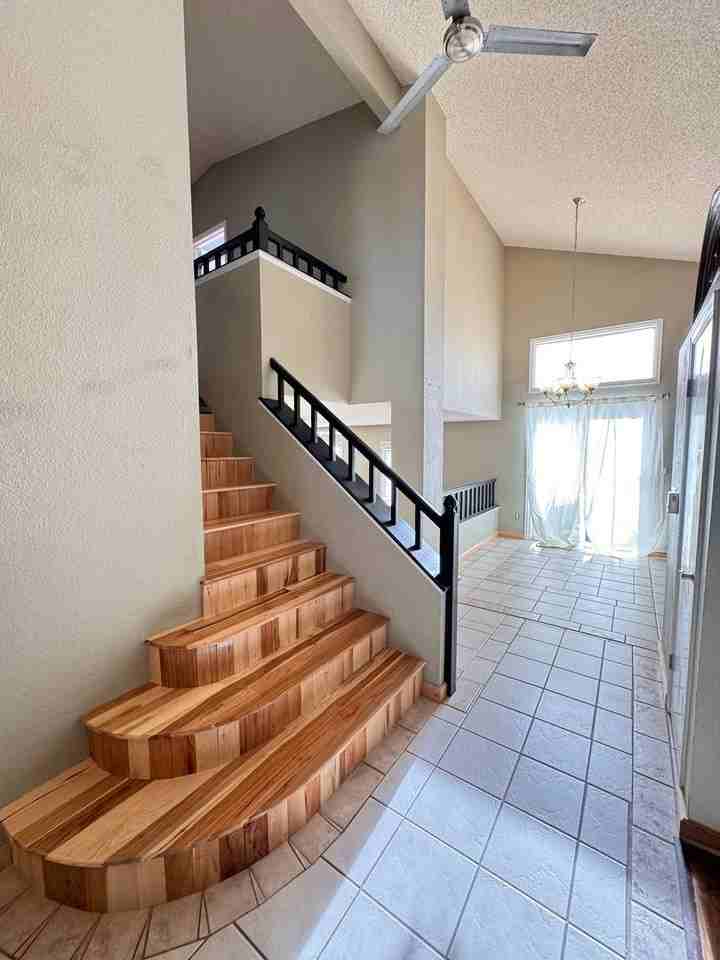 868 Scarborough Dr - Photo 3 of 22