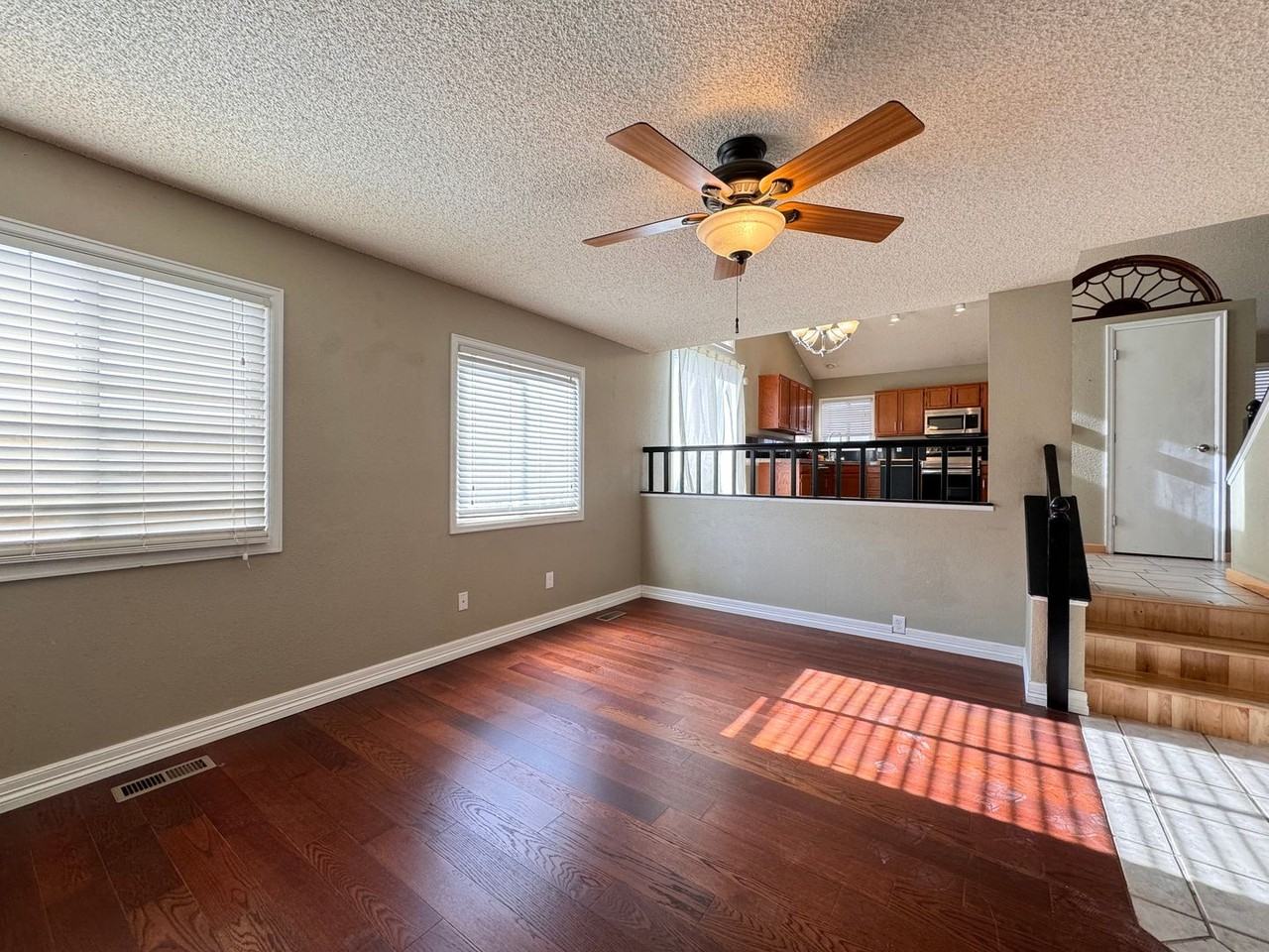 868 Scarborough Dr - Photo 5 of 22