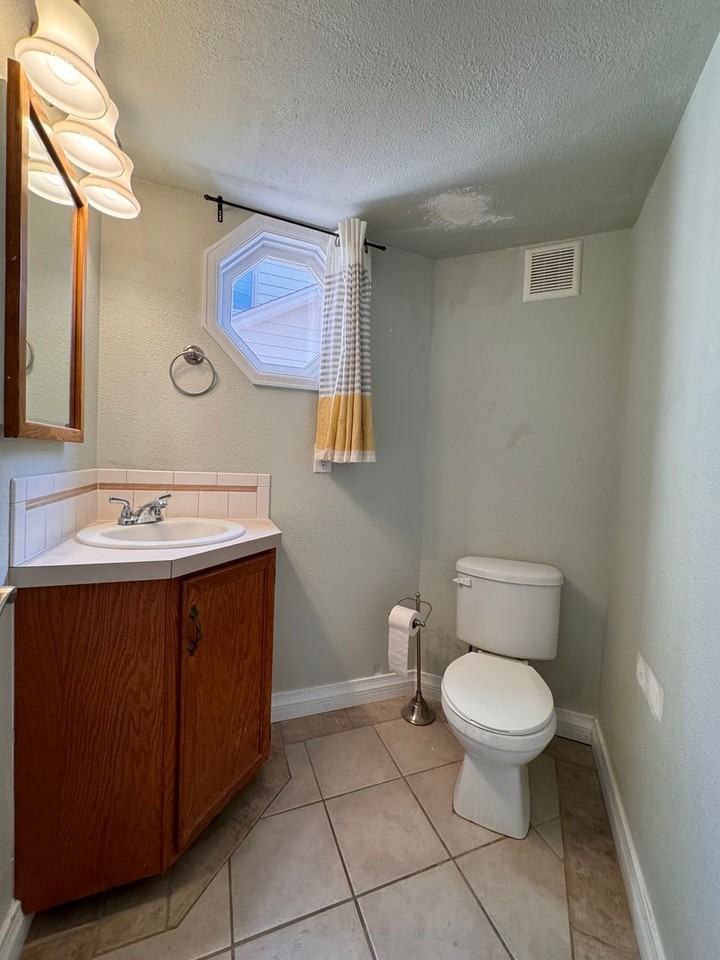 868 Scarborough Dr - Photo 7 of 22