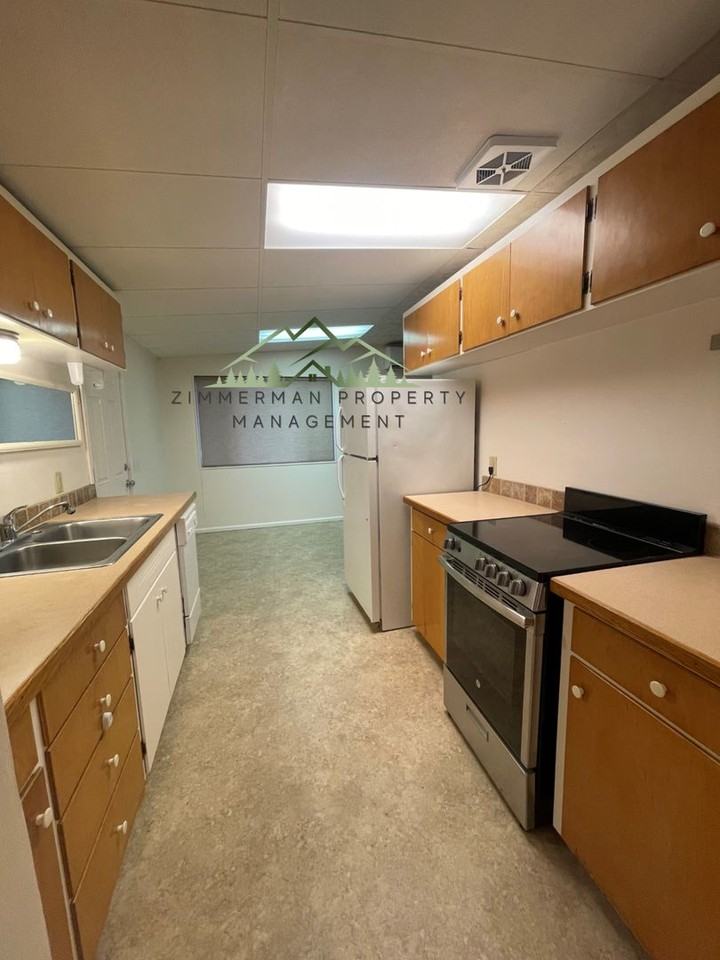 2595 Jackson St - Photo 2 of 15