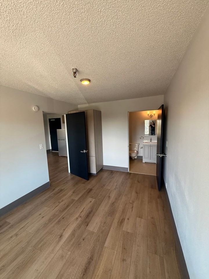 151 N Williams Ave #317 - Photo 4 of 8