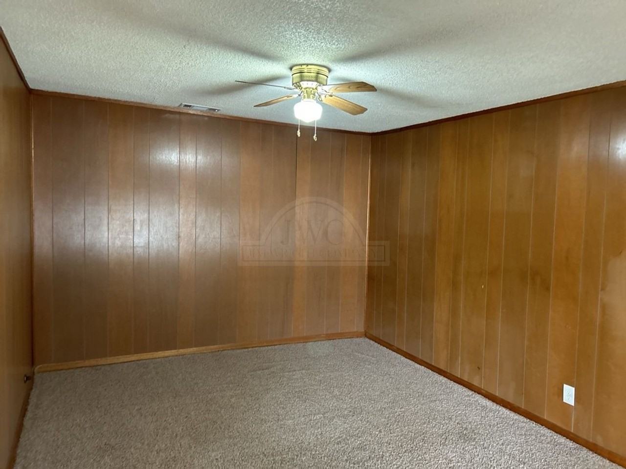 408 Allen St - Photo 7 of 26