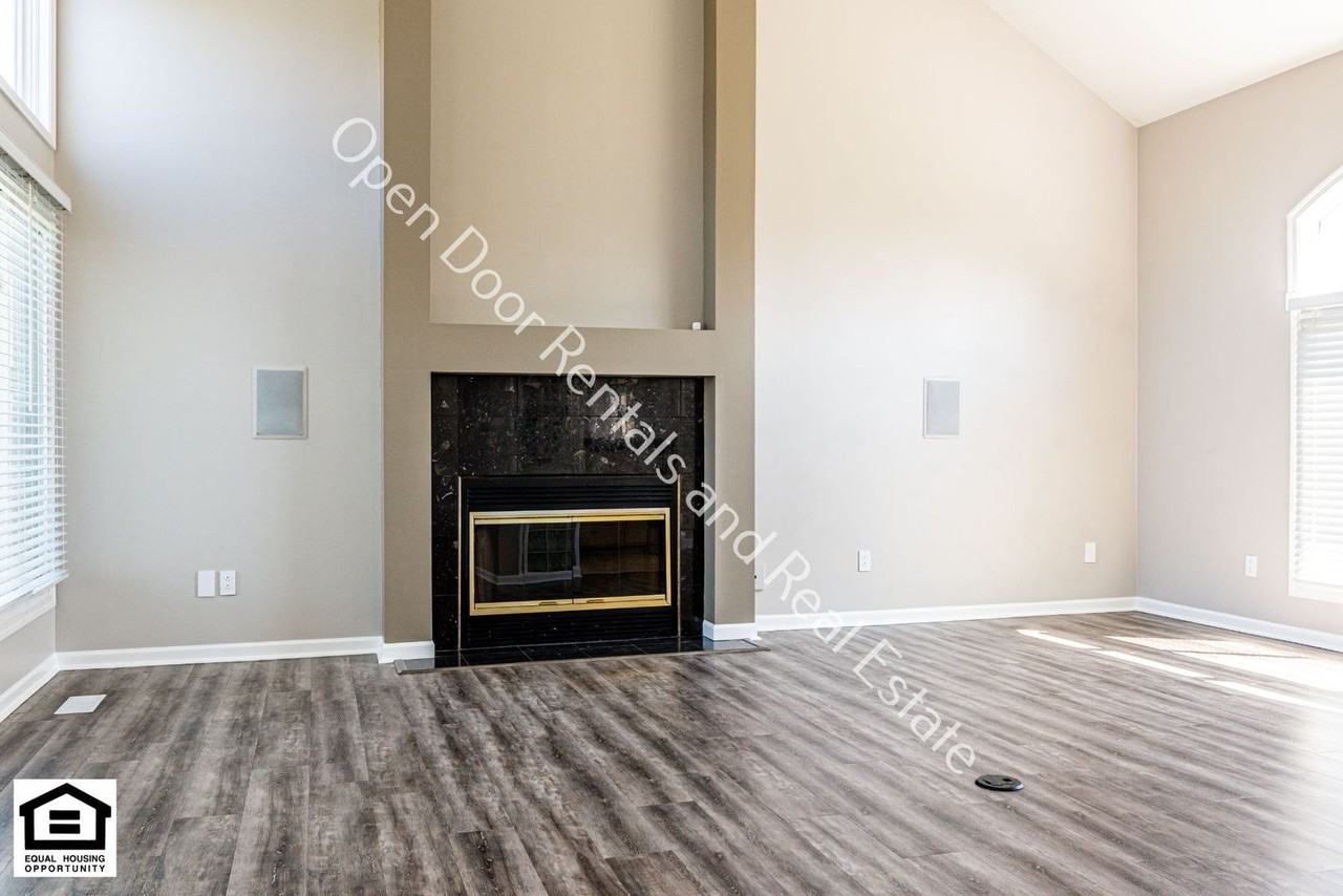 8218 Fountainhead Dr - Photo 7 of 43