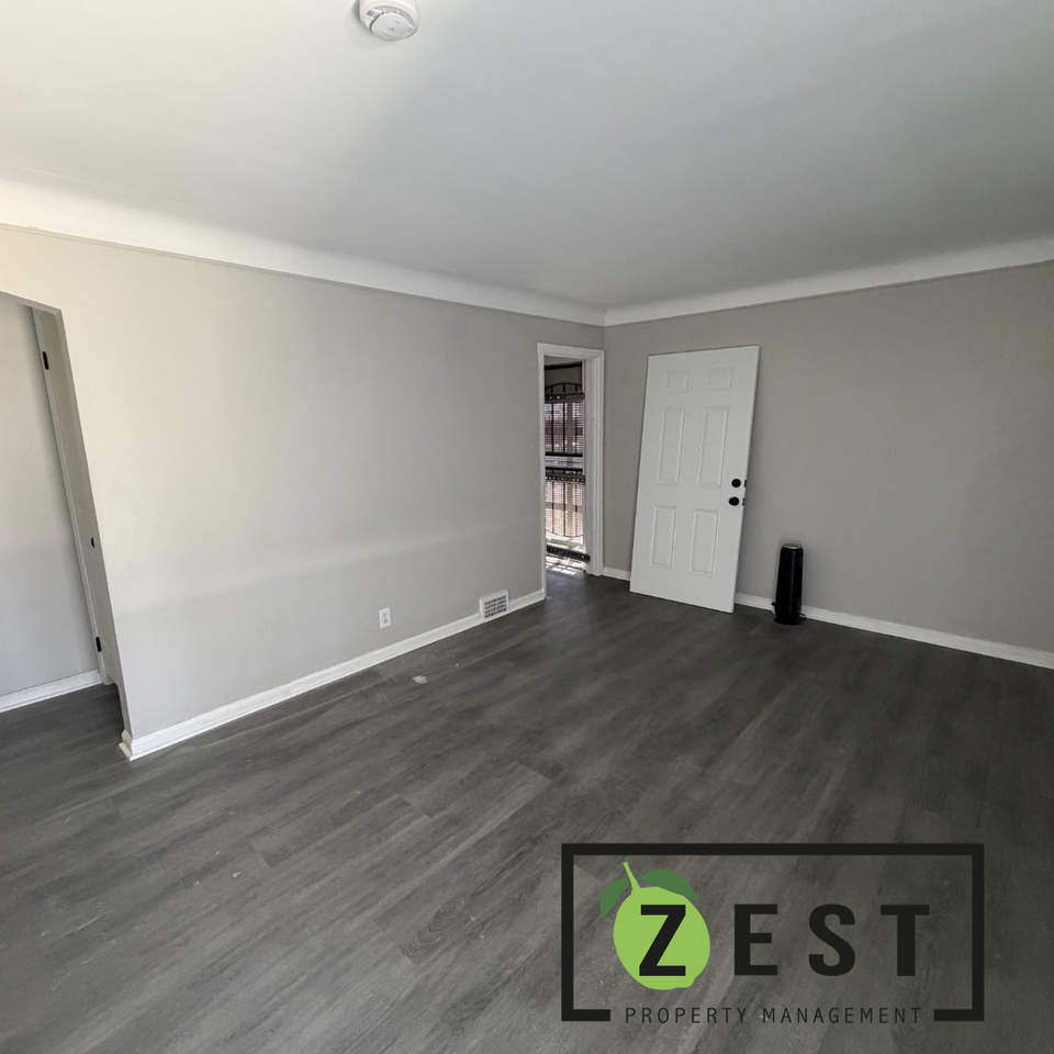 19450 Norwood St - Photo 3 of 14