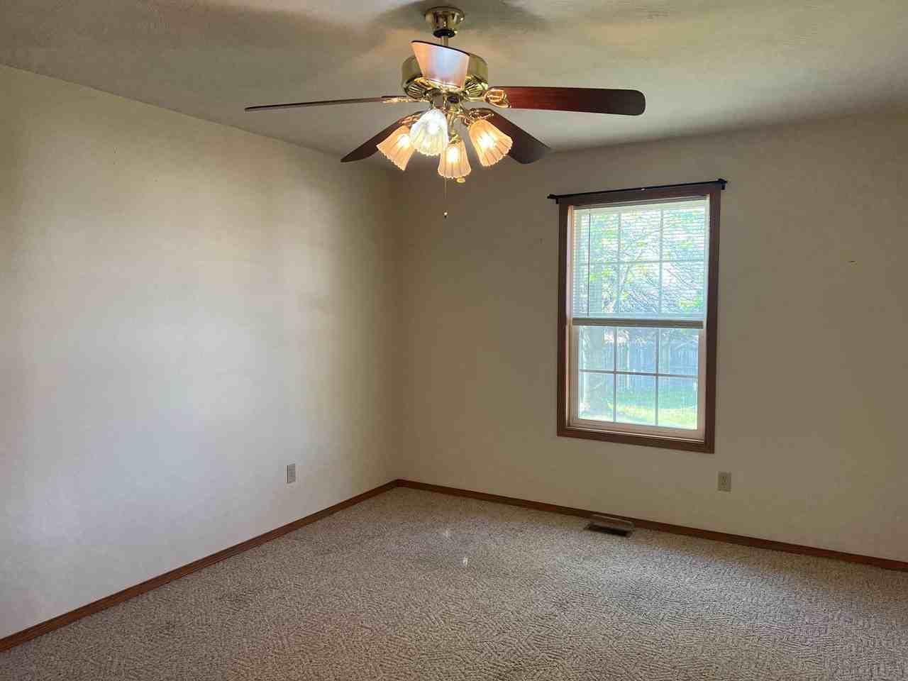 1226 W Bluegrass Rd - Photo 7 of 14